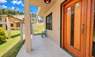 EN PAUTE VENDO CASA DE CAMPO CON 2.700 m² DE TERRENO EN HUACAS
