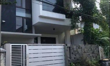 Disewakan Rumah Mewah Furnished 3 Lantai di Utan Kayu Matraman Jakarta Timur – Siap Huni