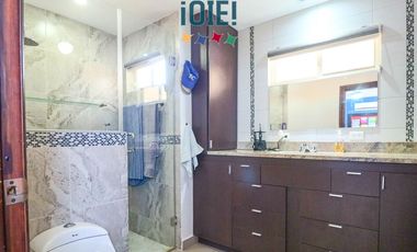 Casa de lujo en venta en Marina Blue – Manta | 4 dormitorios | Piscina privada
