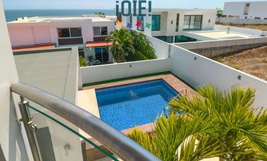 Casa de lujo en venta en Marina Blue – Manta | 4 dormitorios | Piscina privada