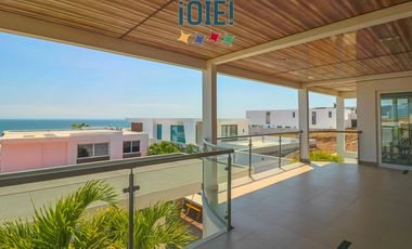 Casa de lujo en venta en Marina Blue – Manta | 4 dormitorios | Piscina privada