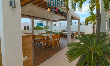Casa de lujo en venta en Marina Blue – Manta | 4 dormitorios | Piscina privada
