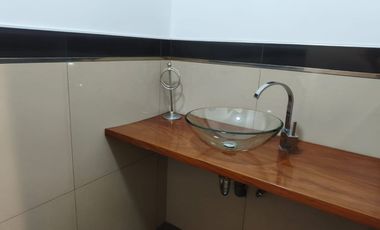 VENTA DE AMPLIO  DEPARTAMENTO DUPLEX EN CALLE LA CONQUISTA & EL INCARIO, SANTIAGO DE SURCO
