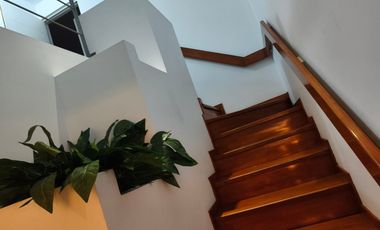 VENTA DE AMPLIO  DEPARTAMENTO DUPLEX EN CALLE LA CONQUISTA & EL INCARIO, SANTIAGO DE SURCO