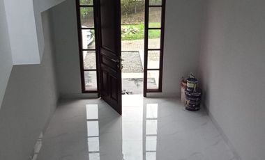 BELUM PERNAH DIHUNI! SEWA RUMAH BARU 2 LANTAI 3 KT 3 KM DI CHANTIKA RESIDENCE BANDUNG TIMUR