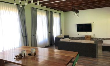 Vive en Reserva Curacaví | 300 m² construidos en parcela de 5.000 m² | Piscina, privacidad y entorno natural