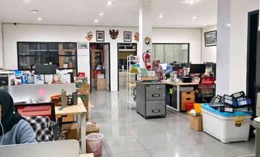 Ruko Gandeng 3 Lantai di Boulevard Kelapa Gading Jakarta Utara