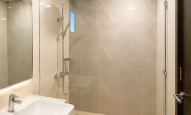 Elegant 2 Bedroom 2BR Condo Unit with Balcony in Taguig | Park McKinley West