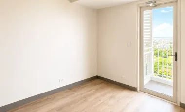 Elegant 2 Bedroom 2BR Condo Unit with Balcony in Taguig | Park McKinley West