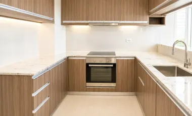 Elegant 2 Bedroom 2BR Condo Unit with Balcony in Taguig | Park McKinley West