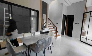 DIJUAL RUMAH MEWAH MASIH GREES KAWASAN PERUMAHAN ELITE UTARA UGM