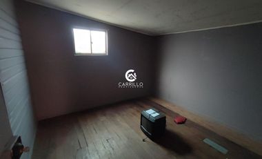 VENDEMOS TERRENO ESQUINA CON CASA DE MADERA