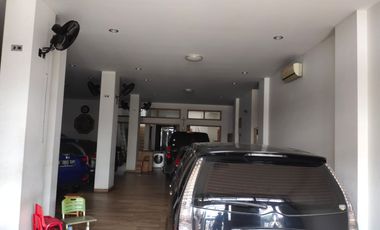 Rumah Sultan 4,5 Lantai di Green Garden Kebon Jeruk