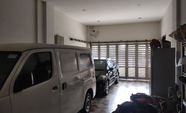 Rumah Sultan 4,5 Lantai di Green Garden Kebon Jeruk