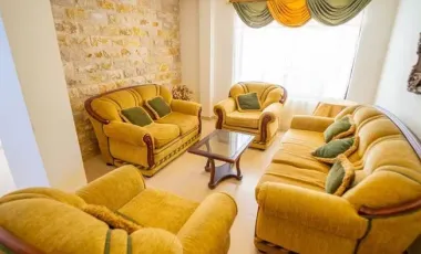 CASA EN VENTA EN LA URBANIZACION LA MARCA EN LA MITAD DEL MUNDO