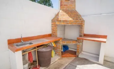 CASA EN VENTA EN LA URBANIZACION LA MARCA EN LA MITAD DEL MUNDO