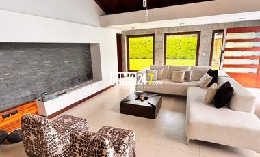 Casa de Lujo en El Cabo Paute 3.035 m2