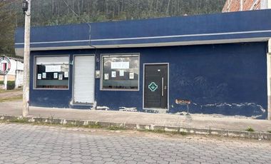 Alquiler de casa con local comercial en Otavalo, cerca al parque La Carolina