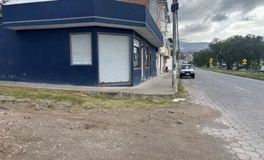 Alquiler de casa con local comercial en Otavalo, cerca al parque La Carolina