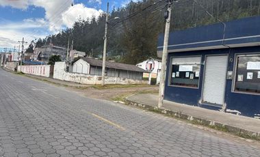 Alquiler de casa con local comercial en Otavalo, cerca al parque La Carolina