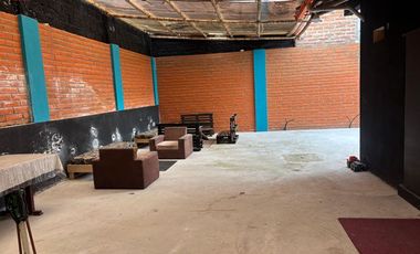 Alquiler de casa con local comercial en Otavalo, cerca al parque La Carolina