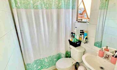 Se vende hermosa y amplia propiedad de 3 D y 3 B, en el sector Bosque Sur. Valdivia.

 La propiedad cuenta con.

- 140 metros cuadrados de superficie construida.
- Tres habitaciones en el segundo piso.
- Habitación matrimonial en suite, con baño privado y walk in closet.