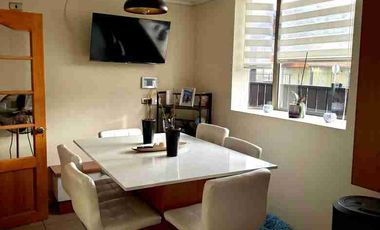 Se vende hermosa y amplia propiedad de 3 D y 3 B, en el sector Bosque Sur. Valdivia.

 La propiedad cuenta con.

- 140 metros cuadrados de superficie construida.
- Tres habitaciones en el segundo piso.
- Habitación matrimonial en suite, con baño privado y walk in closet.