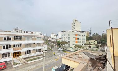 VENTA DE CASA A ESPALDAS DEL CENTRO NAVAL DE SAN BORJA
