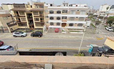 VENTA DE CASA A ESPALDAS DEL CENTRO NAVAL DE SAN BORJA