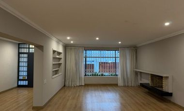 CASA EN ALQUILER EN SAN ISIDRO