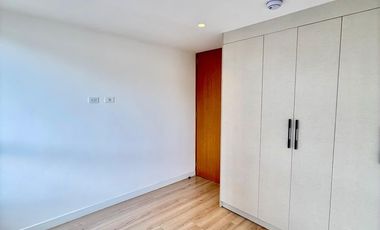 ¡Invierte o vive en un departamento moderno, seguro y en ubicación estratégica en Cuenca!
