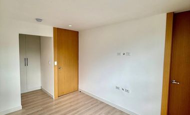 ¡Invierte o vive en un departamento moderno, seguro y en ubicación estratégica en Cuenca!