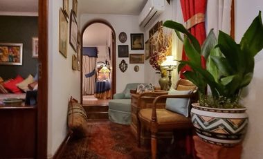 San Carlos De Apoquindo. Casa Con Jardín, Piscina Y Quincho
