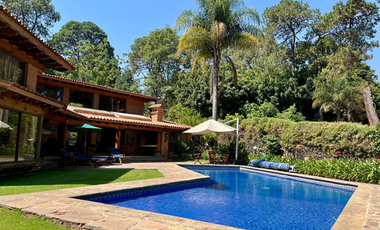 CASA EN RENTA EN AVÁNDARO, EL CLASICO AMBIENTE DE VALLE EN TODO SU ESPLENDOR