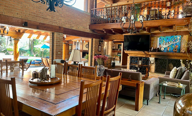 CASA EN RENTA EN AVÁNDARO, EL CLASICO AMBIENTE DE VALLE EN TODO SU ESPLENDOR