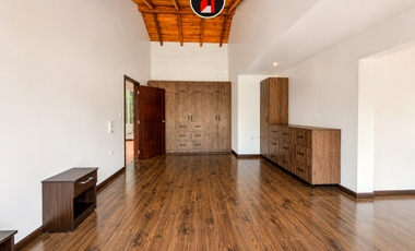 EN PAUTE VENDO HERMOSA CASA MINIMALISTA CON PISCINA Y VISTA PRIVILEGIADA