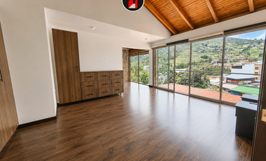 EN PAUTE VENDO HERMOSA CASA MINIMALISTA CON PISCINA Y VISTA PRIVILEGIADA