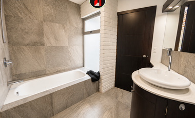 EN PAUTE VENDO HERMOSA CASA MINIMALISTA CON PISCINA Y VISTA PRIVILEGIADA