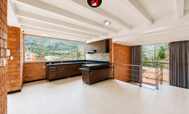 EN PAUTE VENDO HERMOSA CASA MINIMALISTA CON PISCINA Y VISTA PRIVILEGIADA