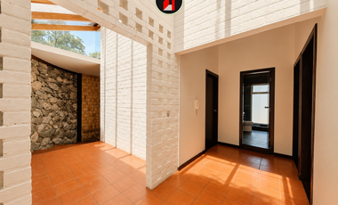 EN PAUTE VENDO HERMOSA CASA MINIMALISTA CON PISCINA Y VISTA PRIVILEGIADA