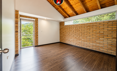 EN PAUTE VENDO HERMOSA CASA MINIMALISTA CON PISCINA Y VISTA PRIVILEGIADA