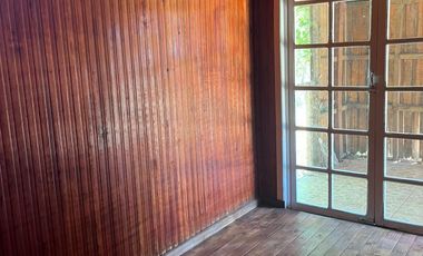 Venta acogedora casa 2D1B con gran patio en sector Las Mariposas, Chillán