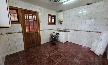 CASA 3D1B BODEGA PATIO 99 M2 CONSTRUIDOS EN TENIENTE MERINO