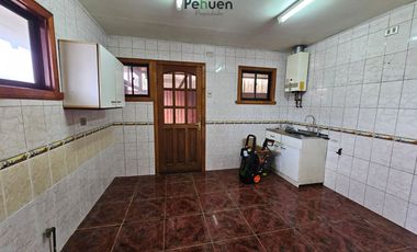 CASA 3D1B BODEGA PATIO 99 M2 CONSTRUIDOS EN TENIENTE MERINO