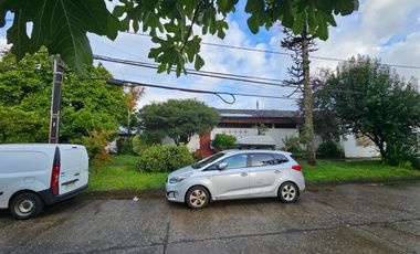 Hermosa casa. Gran propiedad ideal oficinas, cafés, peluquería entro otros..