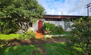 Hermosa casa. Gran propiedad ideal oficinas, cafés, peluquería entro otros..