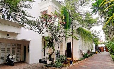 FOR RENT – Bright House in Expat Compound, Pondok Indah