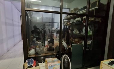 Dijual atau Disewakan  Ruko Adiyaksa Baru  5 X 19,25 Lantai 2 &3 ukr 5X22 3 Lantai Listrik 3.500 Sewa RP. 110 JT Perthn Minimal 2 th Jual Rp. 4 M Nego