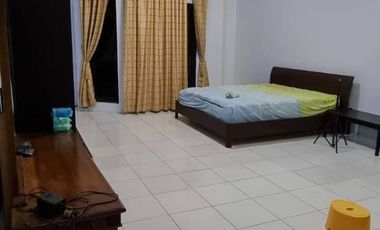 Dijual atau Disewakan  Ruko Adiyaksa Baru  5 X 19,25 Lantai 2 &3 ukr 5X22 3 Lantai Listrik 3.500 Sewa RP. 110 JT Perthn Minimal 2 th Jual Rp. 4 M Nego