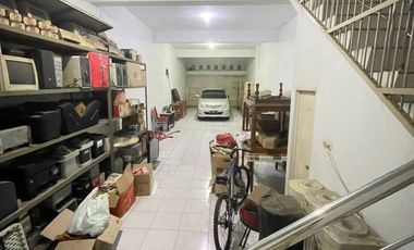 Dijual atau Disewakan  Ruko Adiyaksa Baru  5 X 19,25 Lantai 2 &3 ukr 5X22 3 Lantai Listrik 3.500 Sewa RP. 110 JT Perthn Minimal 2 th Jual Rp. 4 M Nego